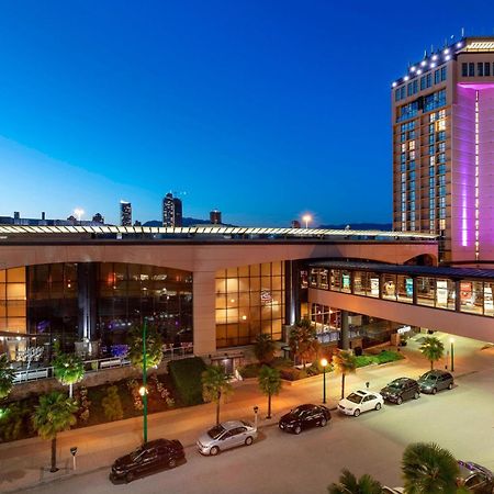 Delta Hotels By Marriott Burnaby Conference Centre Ngoại thất bức ảnh